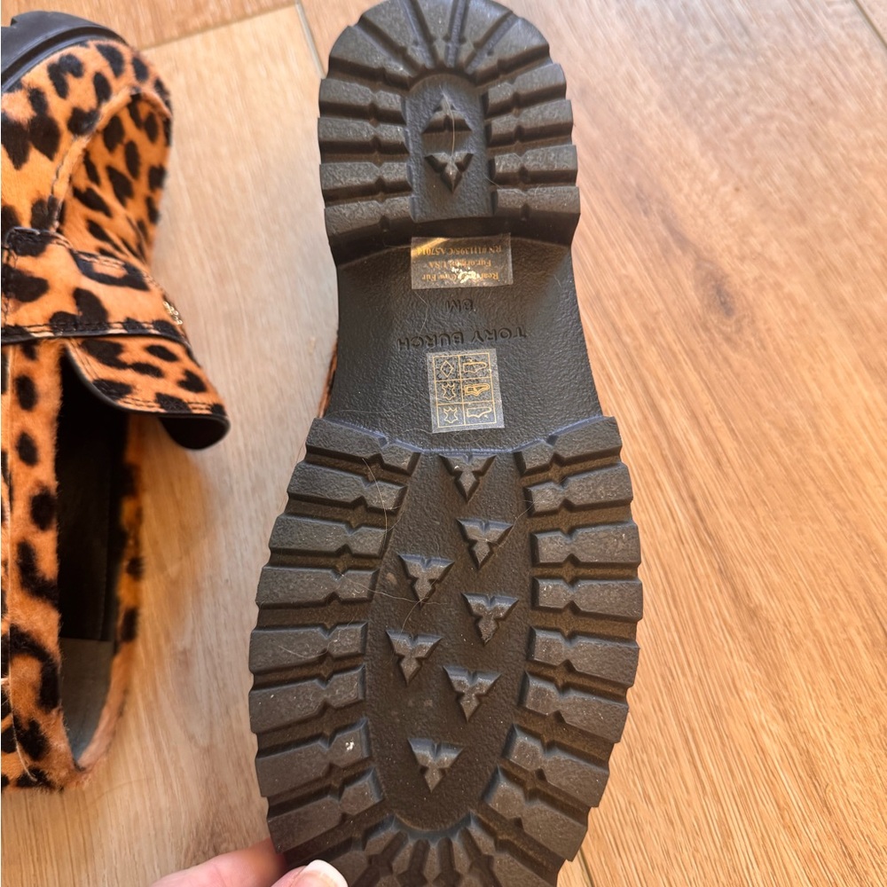 Tory Burch Leopard Print lug  Loafers - Picture 4 of 7